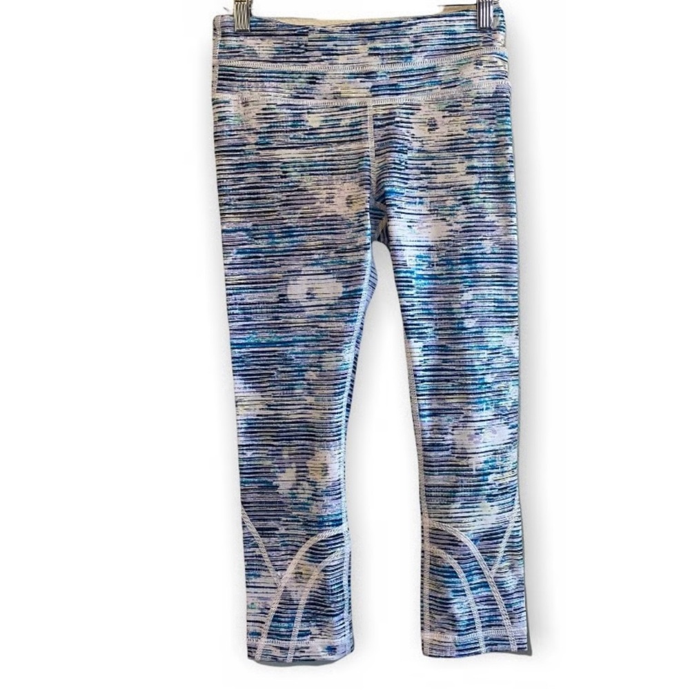 Lululemon blurry belle runspire crop